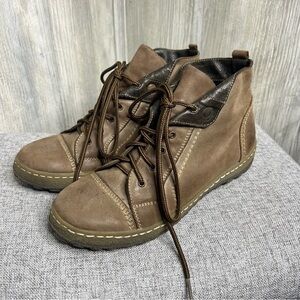 V Italia Kiki Genuine Leather Ankle Boots